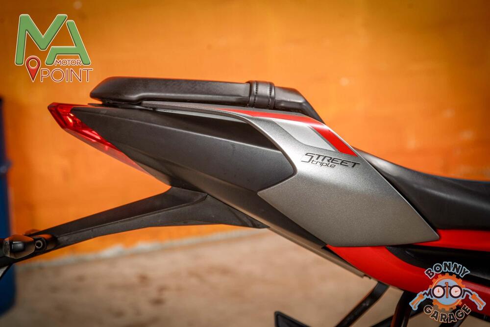Triumph Street Triple R (2020 - 22) (8)