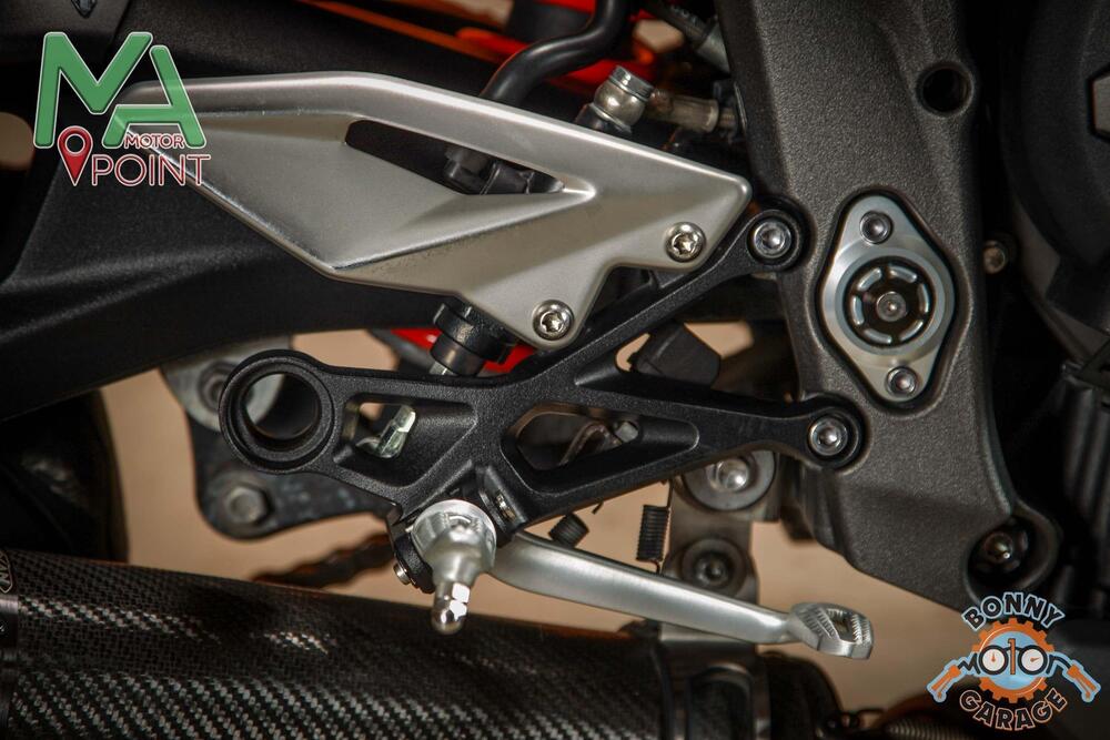 Triumph Street Triple R (2020 - 22) (9)