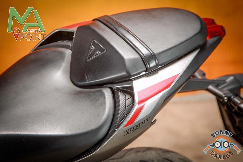 Triumph Street Triple R (2020 - 22) (18)