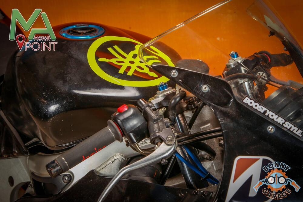 Yamaha YZF R6 (1999 - 00) (14)