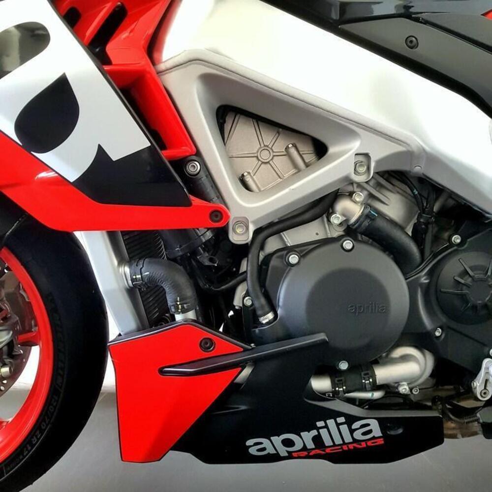 Aprilia Tuono V4 Factory (2021 - 24) (10)