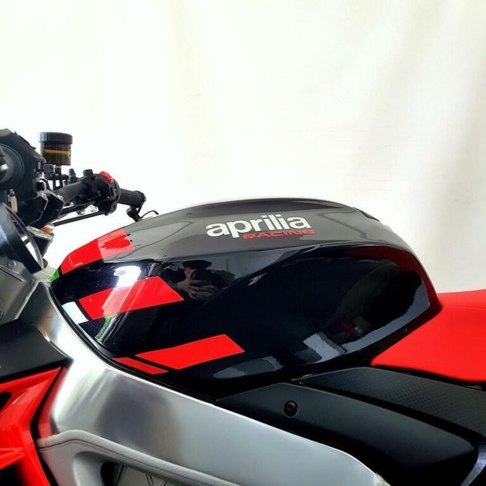 Aprilia Tuono V4 Factory (2021 - 24) (9)