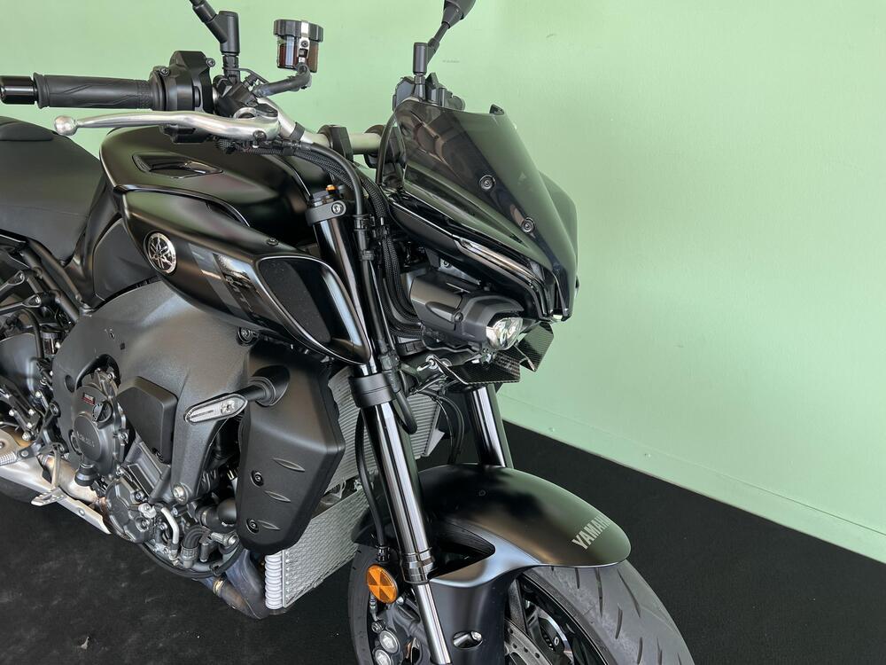 Yamaha MT-10 (2022 - 26) (9)