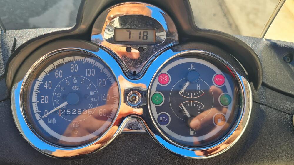 Piaggio Beverly 250 (2004 - 05) (7)