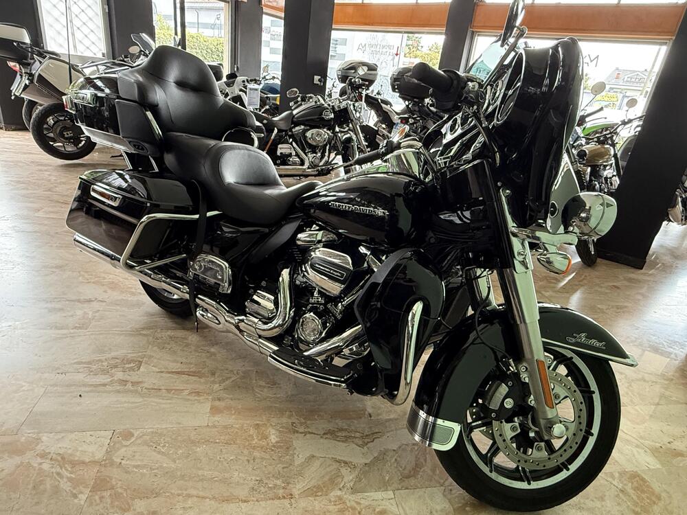 Harley-Davidson 114 Electra Glide Ultra Limited (2019) - FLHTK (3)