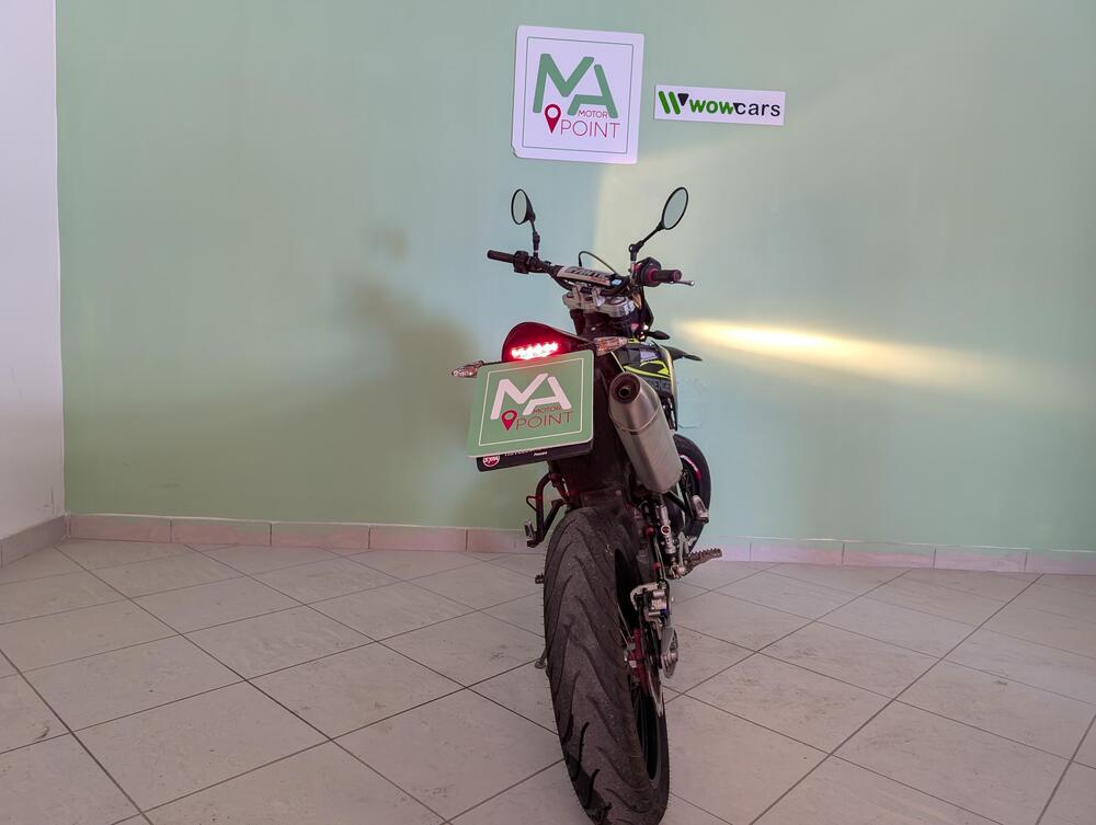 Fantic Motor Motard 125 Performance 4t (2020) (2)