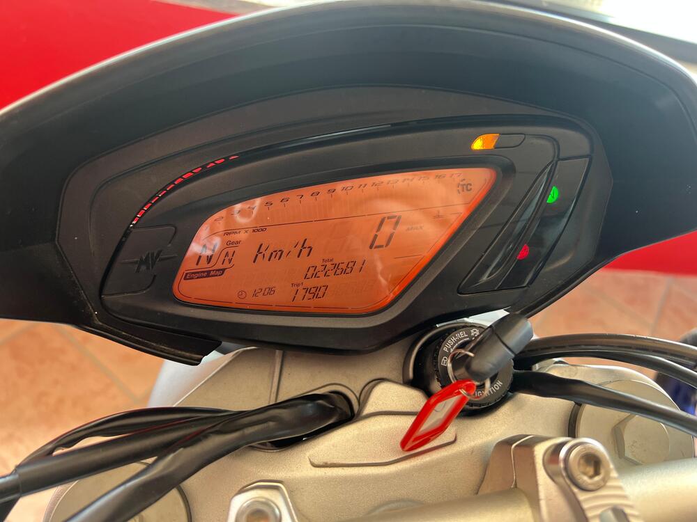 MV Agusta Brutale 675 (2011 - 15) (7)