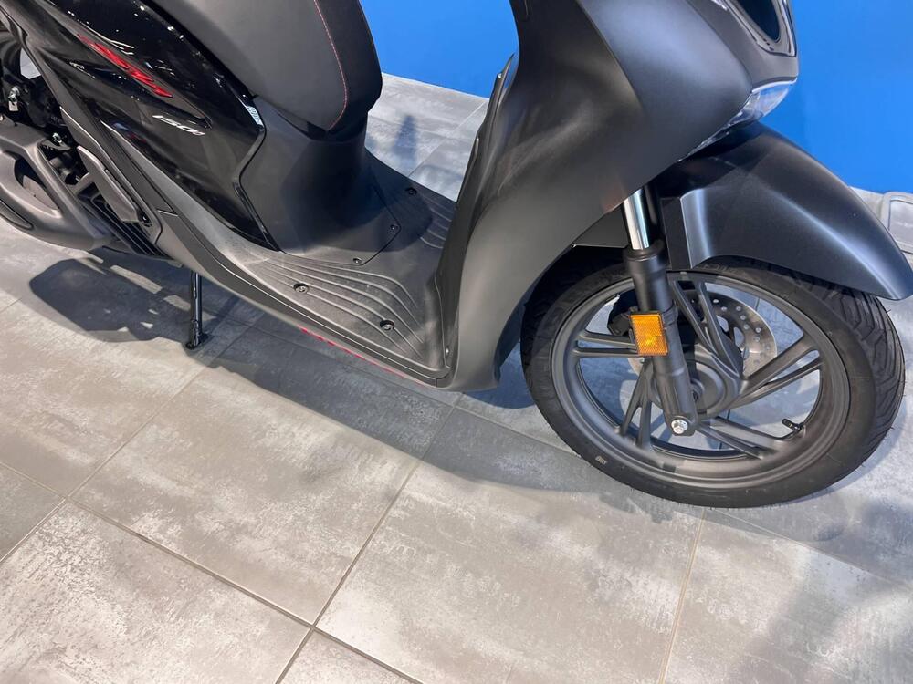 Honda SH 150i Sport (2024 - 25) (7)