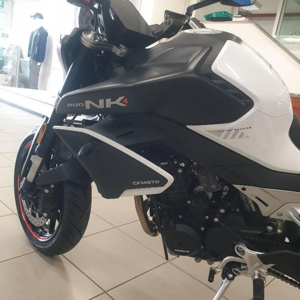 CFMOTO 800NK Advanced (2023 - 25) (4)