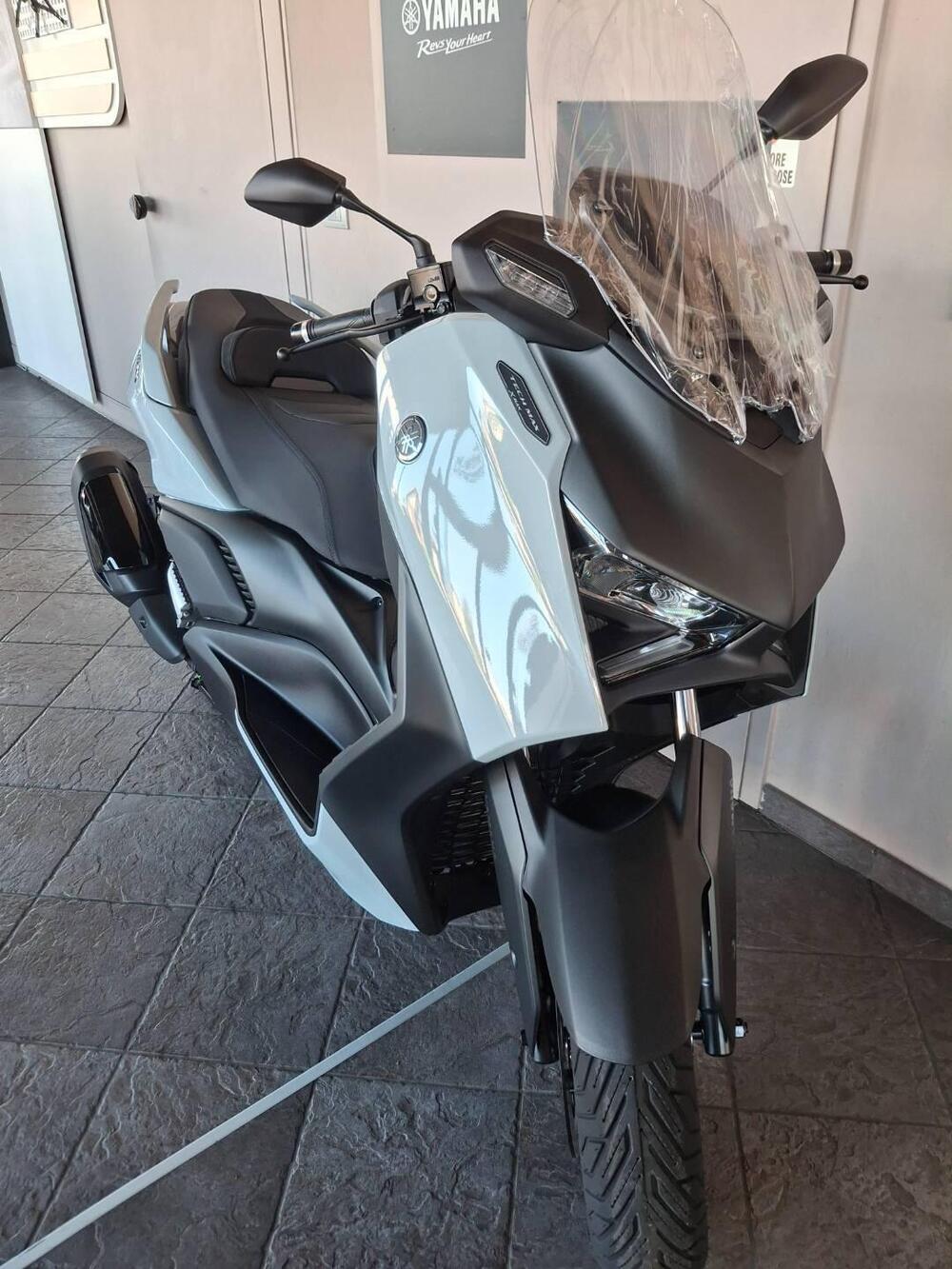 Yamaha X-Max 300 Tech Max (2025 - 26) (2)