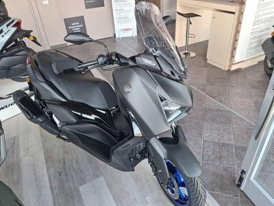 Yamaha X-Max 300 (2025) nuova
