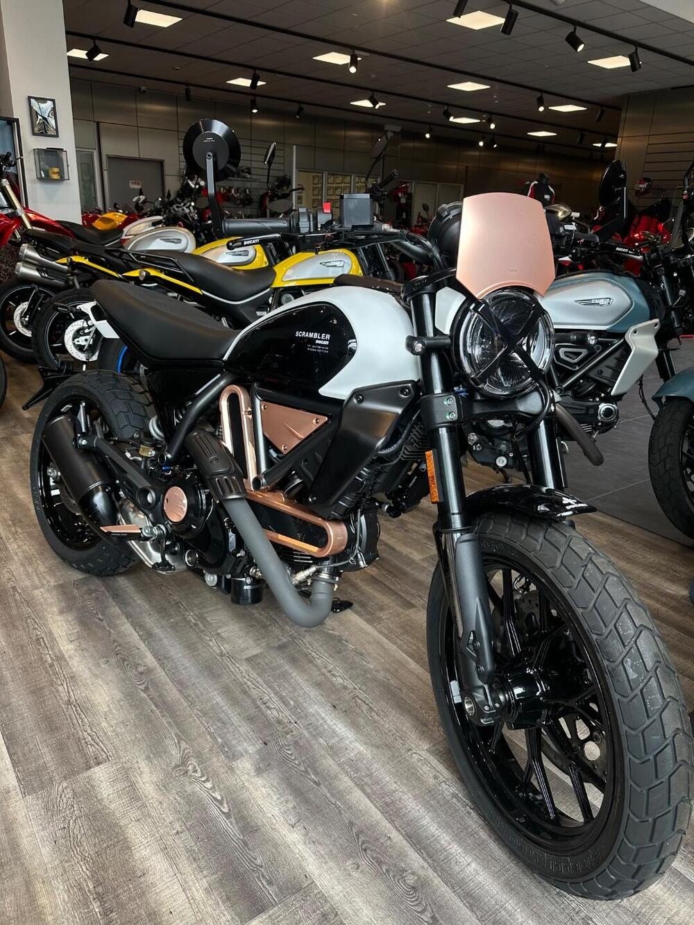 Ducati Scrambler 800 10° Anniversario Rizoma Edition (2025)