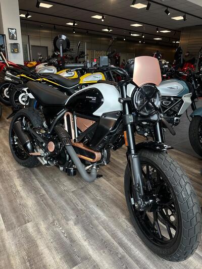 Ducati Scrambler 800 10&deg; Anniversario Rizoma Edition (2025) nuova