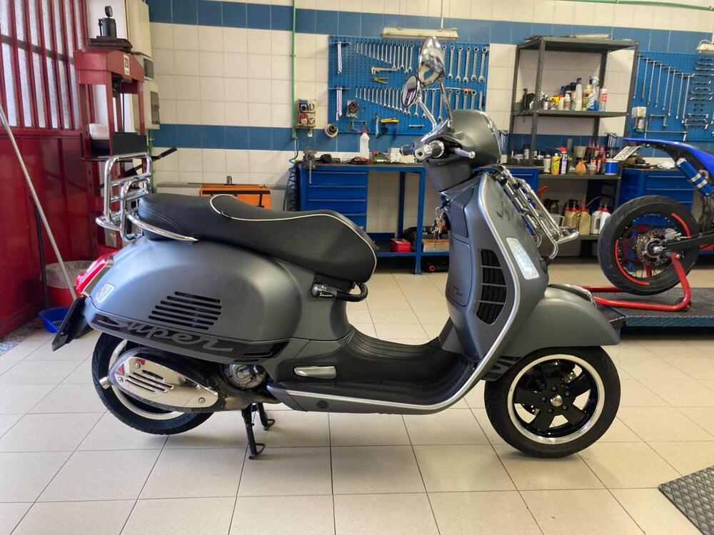 Vespa GTS 300 Super (2008 - 16) (4)