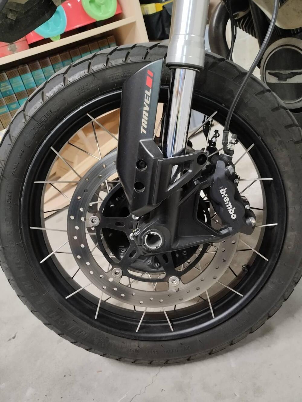 Moto Guzzi V85 TT Travel (2021 - 23) (7)