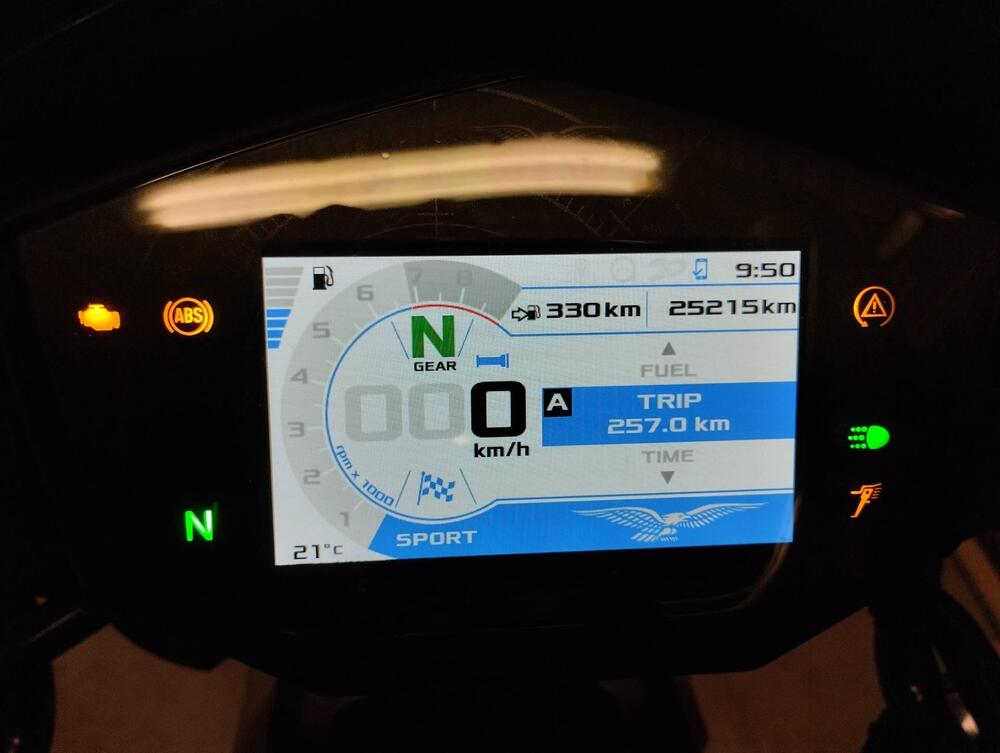 Moto Guzzi V85 TT Travel (2021 - 23) (6)