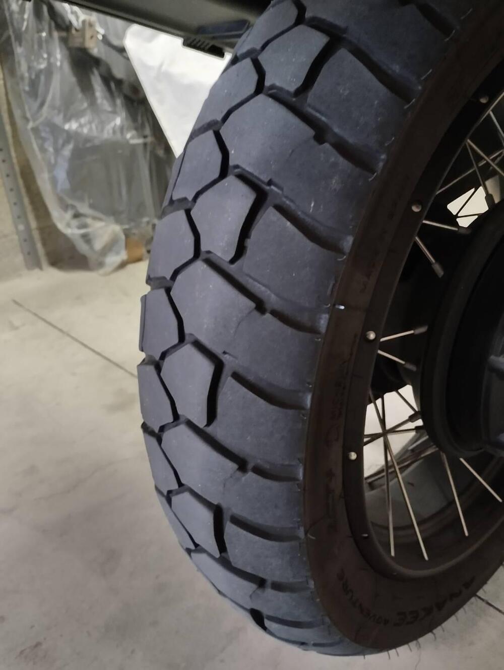 Moto Guzzi V85 TT Travel (2021 - 23) (8)