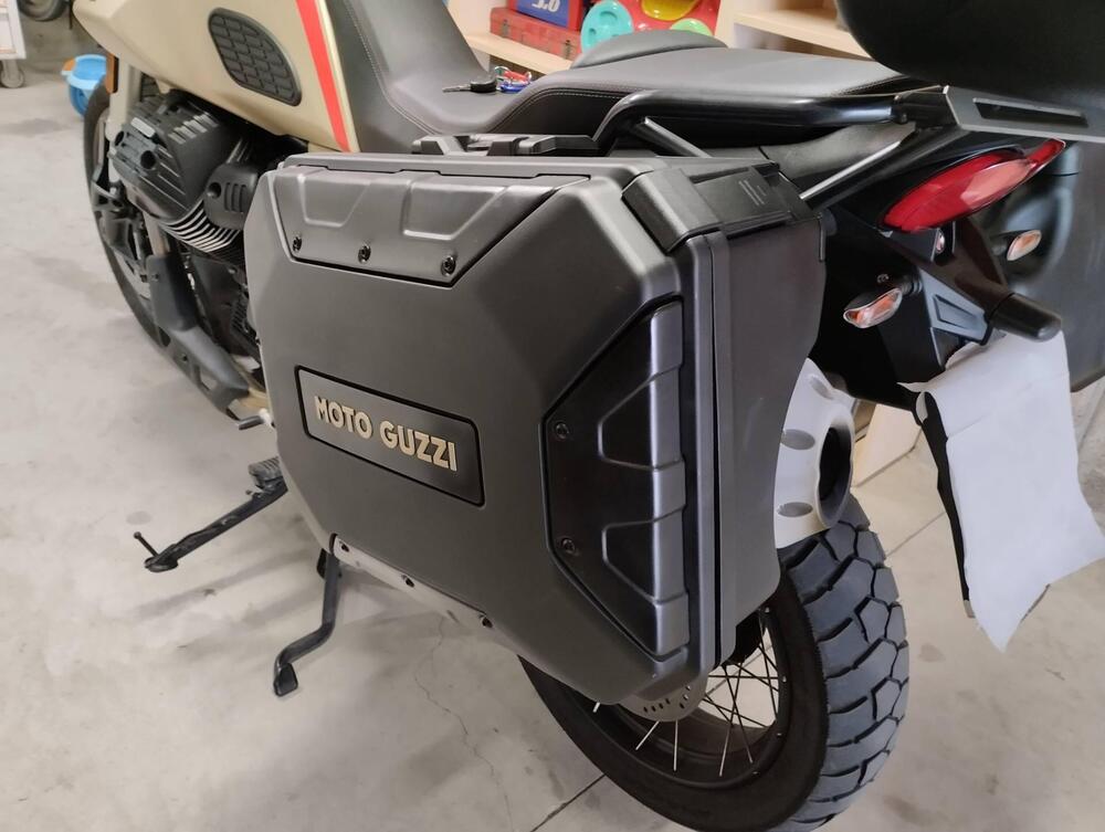 Moto Guzzi V85 TT Travel (2021 - 23) (12)