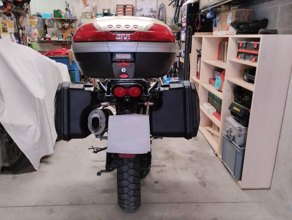 Moto Guzzi V85 TT Travel (2021 - 23) (13)