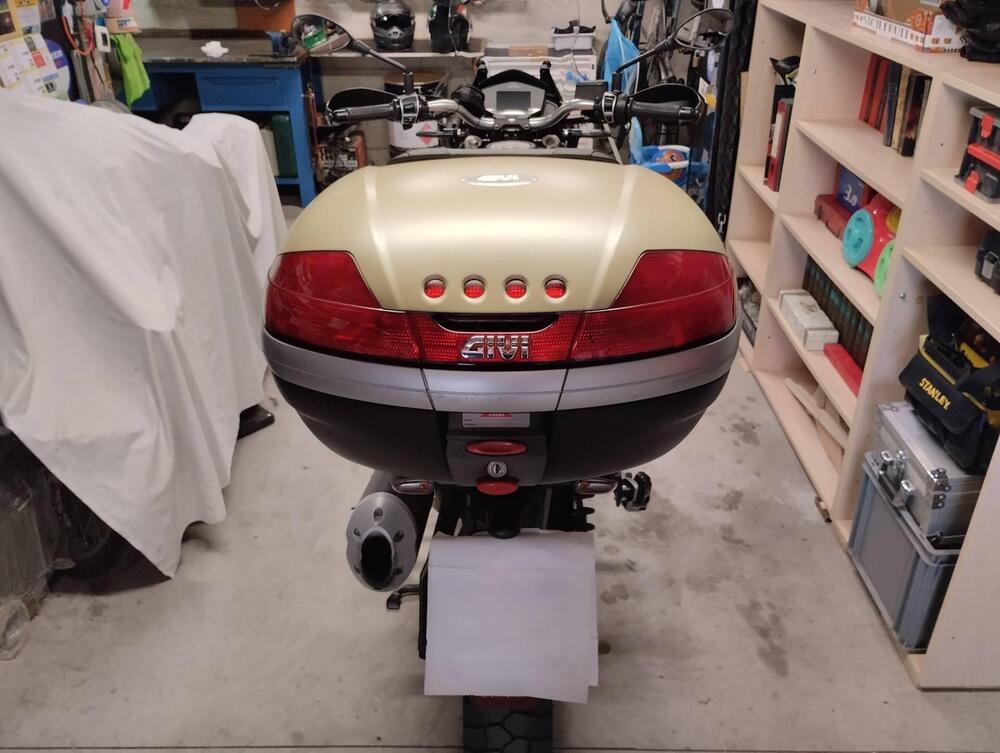 Moto Guzzi V85 TT Travel (2021 - 23) (4)