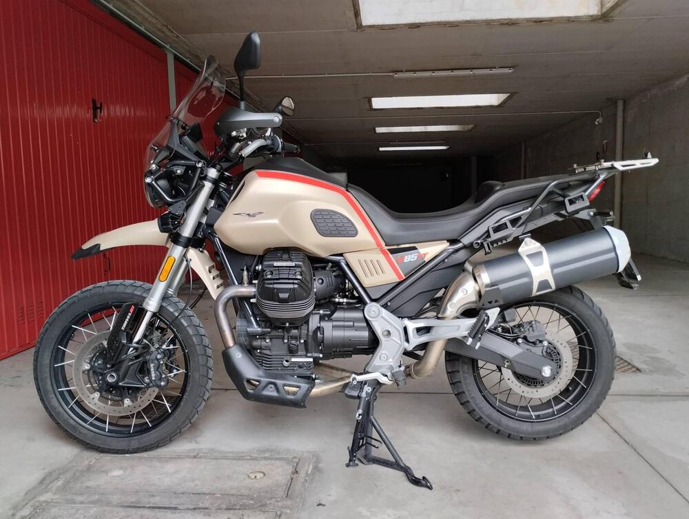 Moto Guzzi V85 TT Travel (2021 - 23)