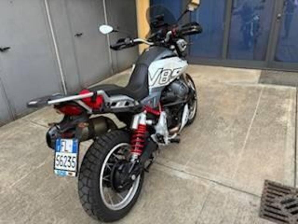 Moto Guzzi V85 TT (2024 - 26) (4)