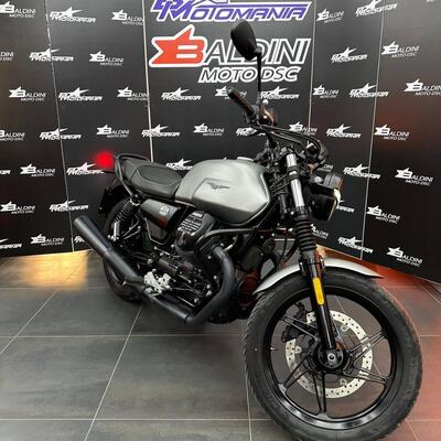 Moto Guzzi V7 Stone (2021 - 24) usata