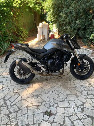 Honda CB 750 Hornet (2023 - 24) usata