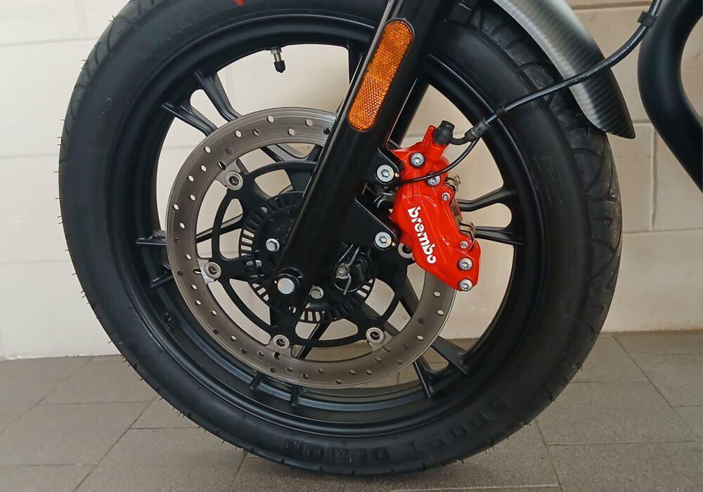 Moto Guzzi V7 III Carbon (2018 - 20) (4)