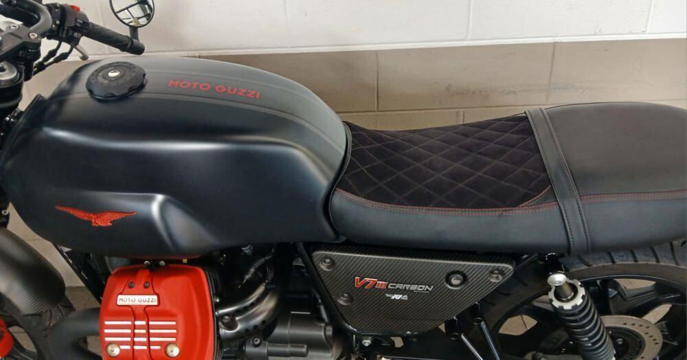 Moto Guzzi V7 III Carbon (2018 - 20) (5)