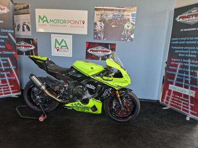 Yamaha YZF R1 (2015 - 16) usata