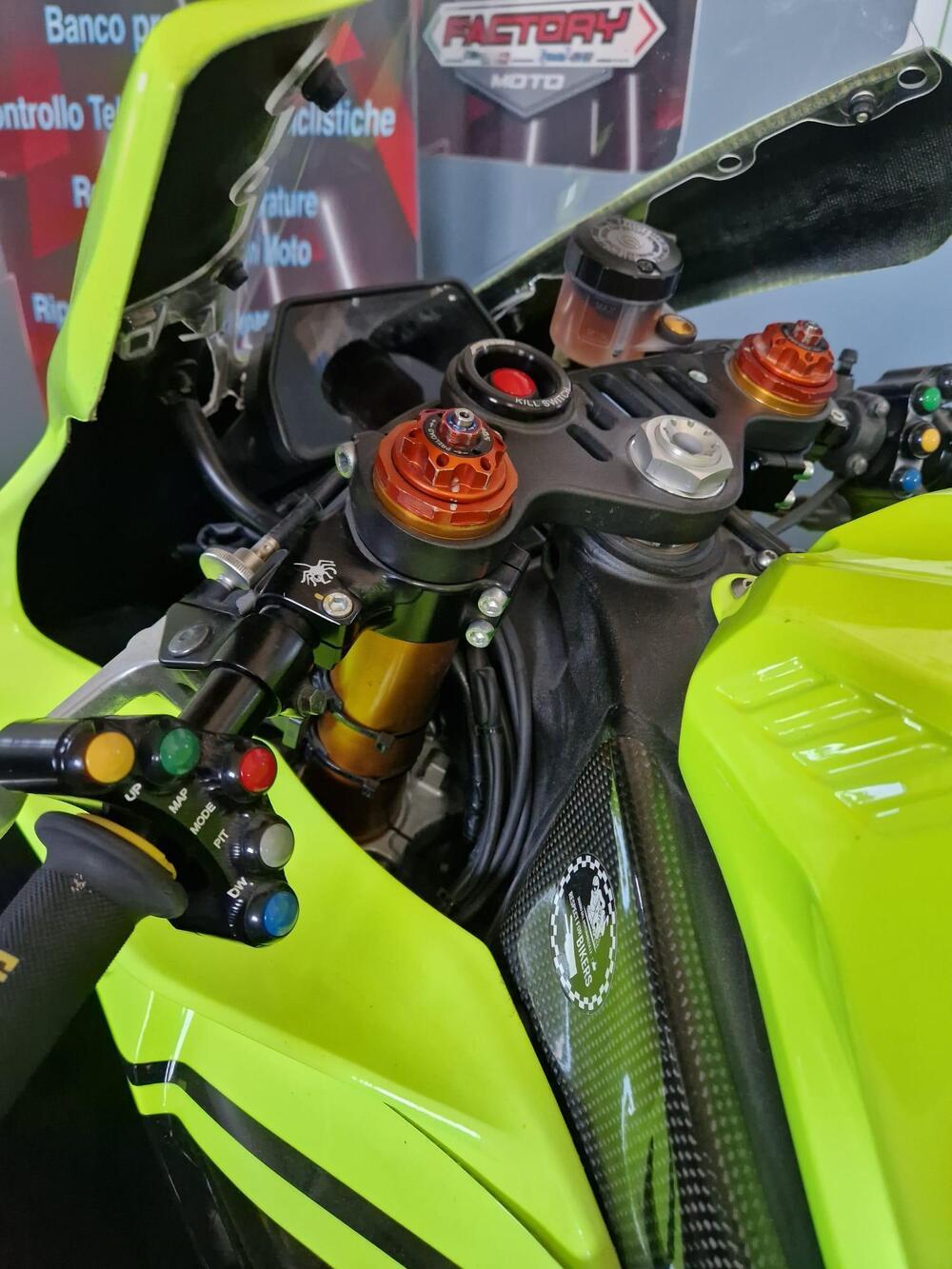 Yamaha YZF R1 (2015 - 16) (9)