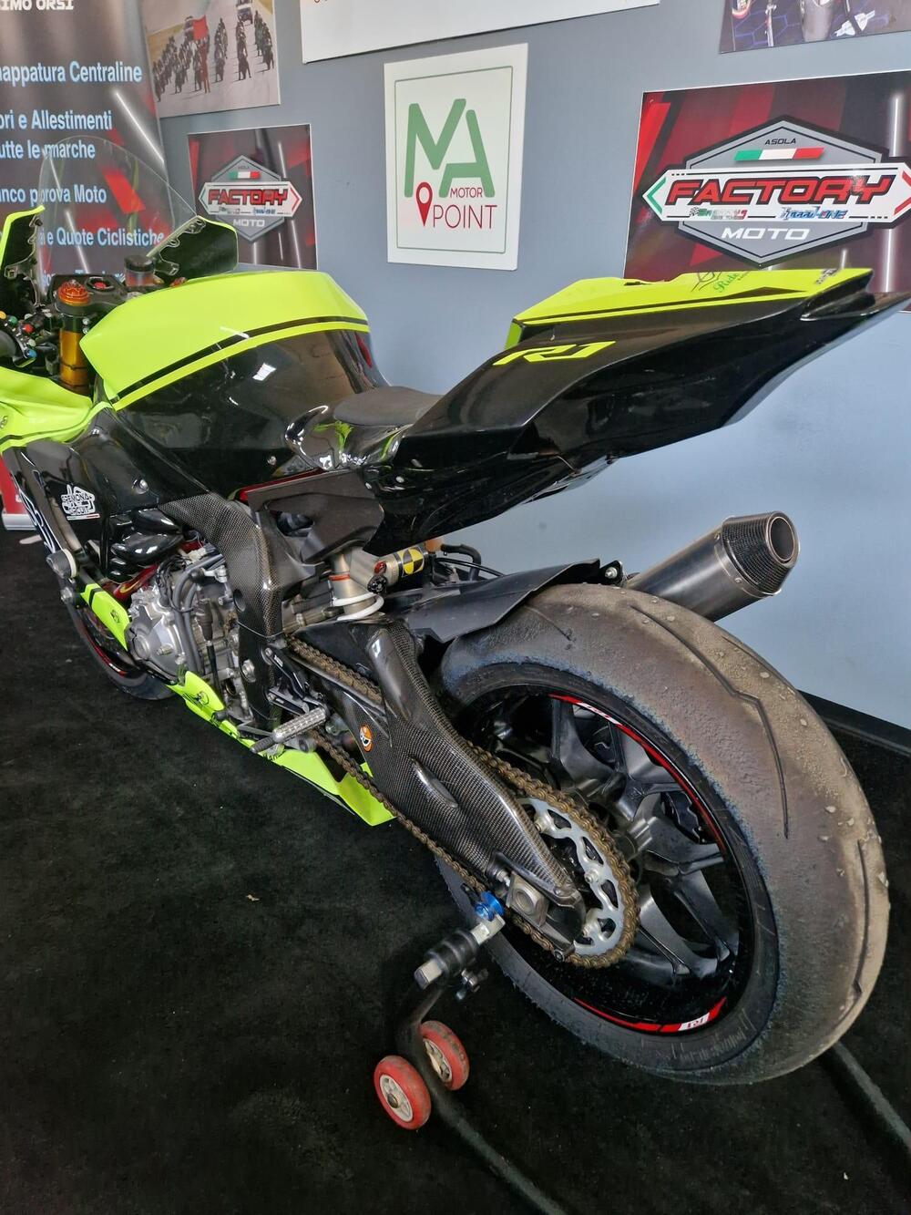 Yamaha YZF R1 (2015 - 16) (17)