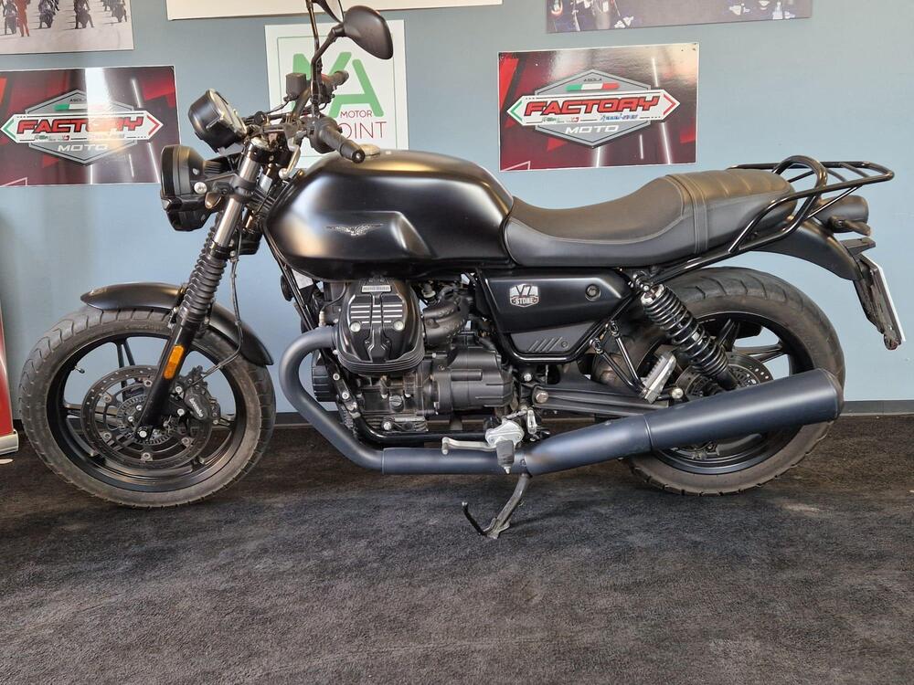 Moto Guzzi V7 Stone Centenario (2021 - 22) (2)