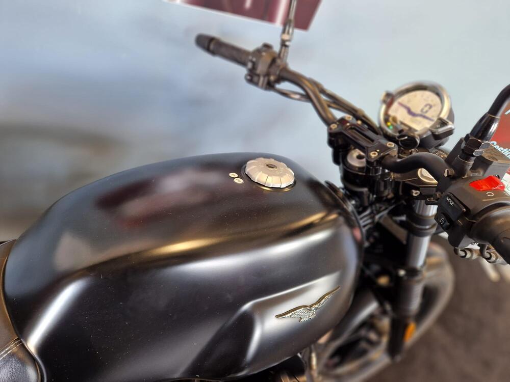 Moto Guzzi V7 Stone Centenario (2021 - 22) (5)