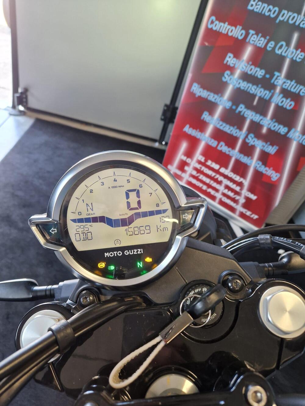 Moto Guzzi V7 Stone Centenario (2021 - 22) (14)