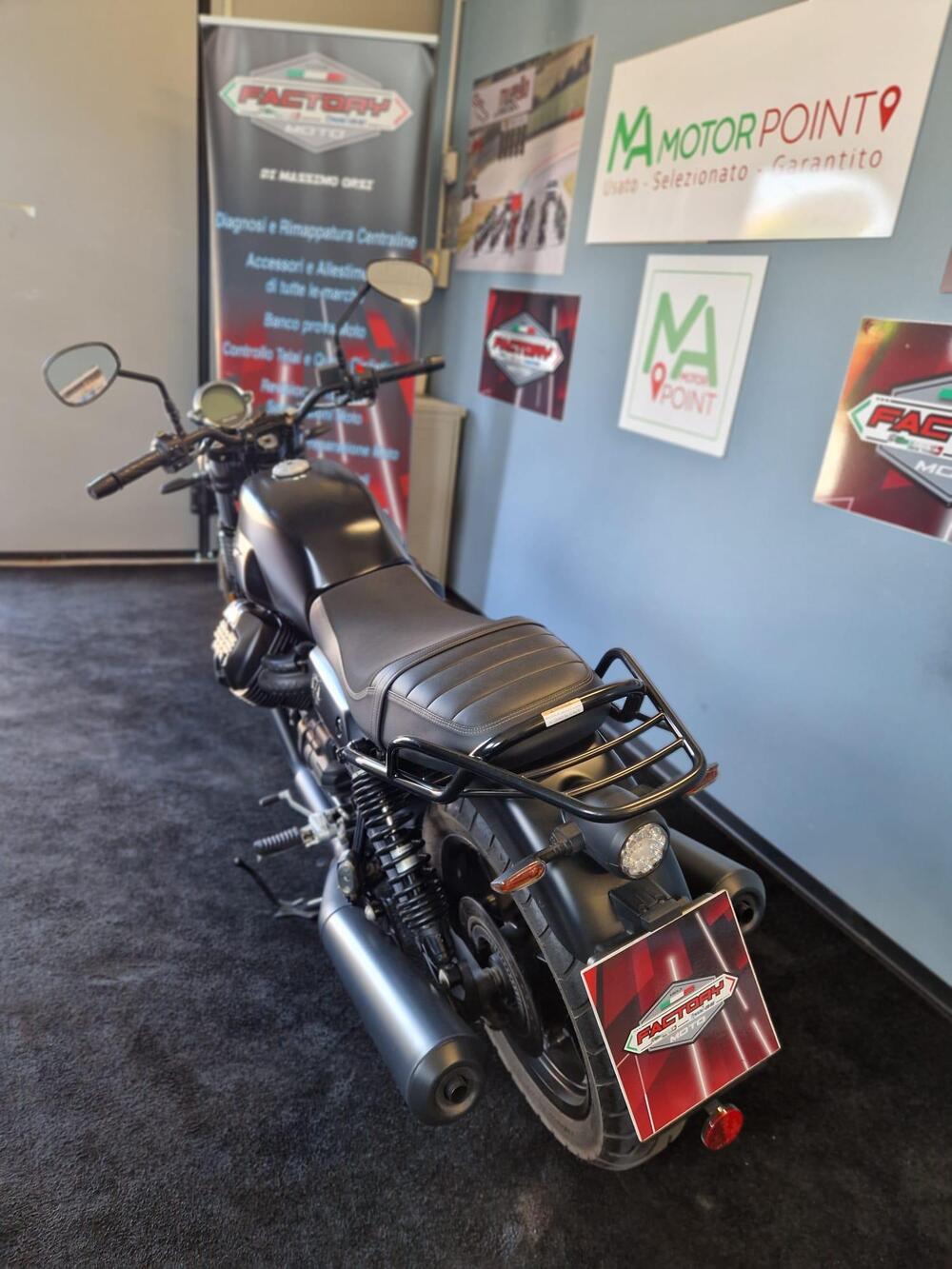 Moto Guzzi V7 Stone Centenario (2021 - 22) (17)