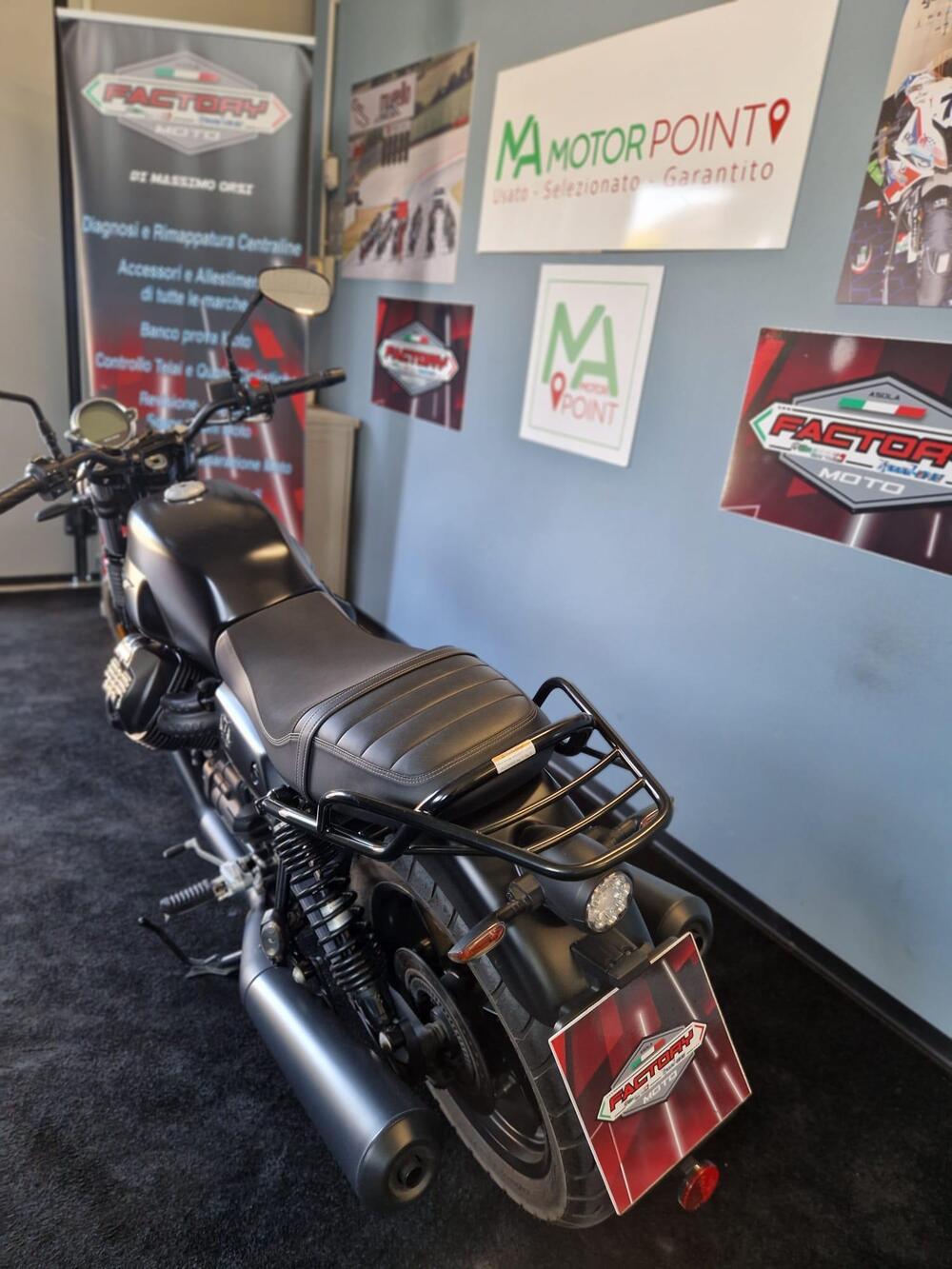 Moto Guzzi V7 Stone Centenario (2021 - 22) (18)