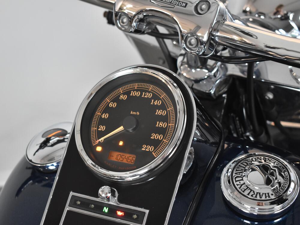 Harley-Davidson 1690 Deluxe ABS (2011 - 16) - FLSTN (7)