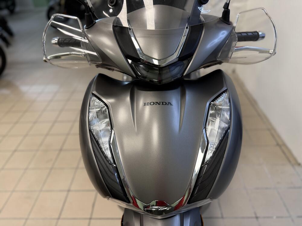 Honda SH 350 (2021 - 24) (9)