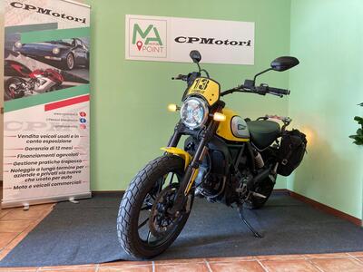 Ducati Scrambler 800 Caf&egrave; Racer (2017 - 21) usata