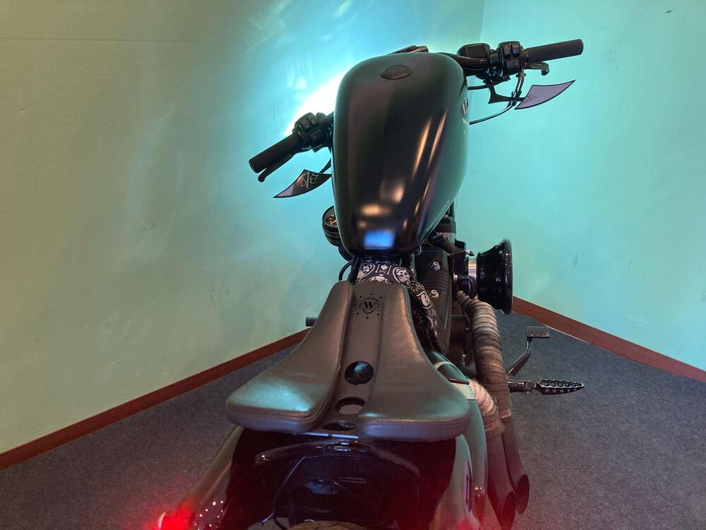 Harley-Davidson 883 SuperLow (2017 - 20) - XL 883L (5)