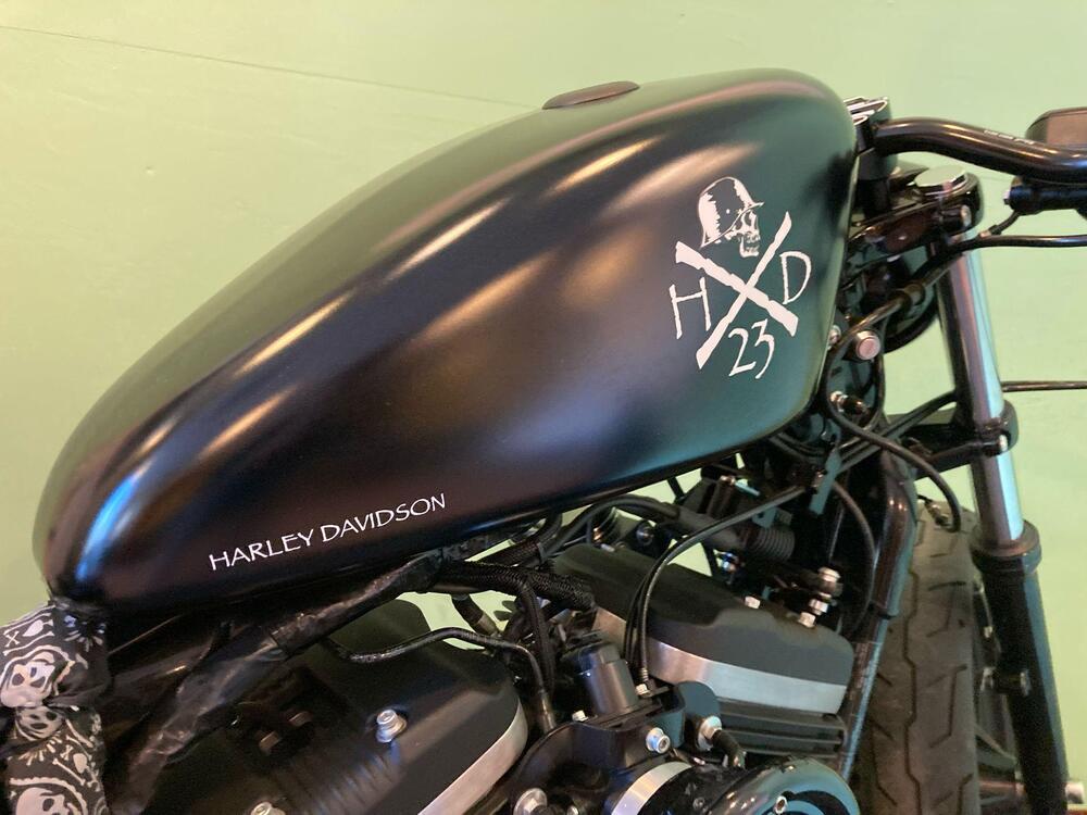 Harley-Davidson 883 SuperLow (2017 - 20) - XL 883L (8)