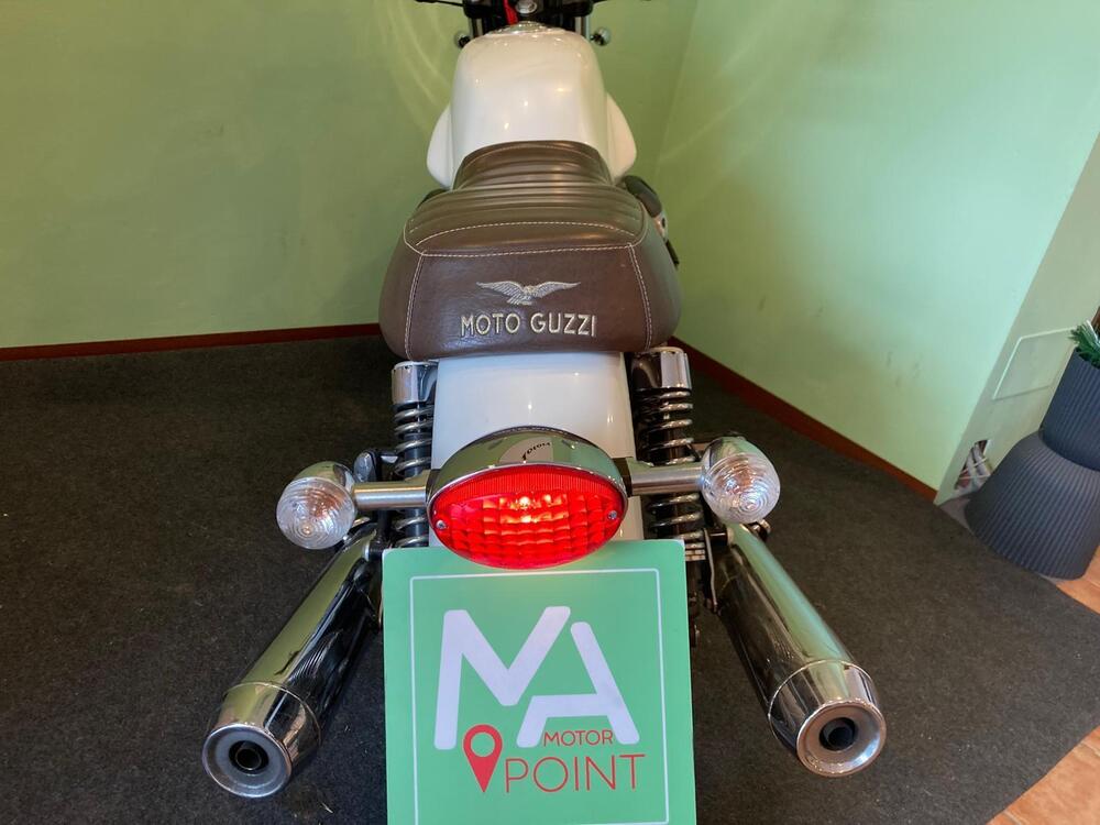 Moto Guzzi V7 Classic (2008 - 12) (11)