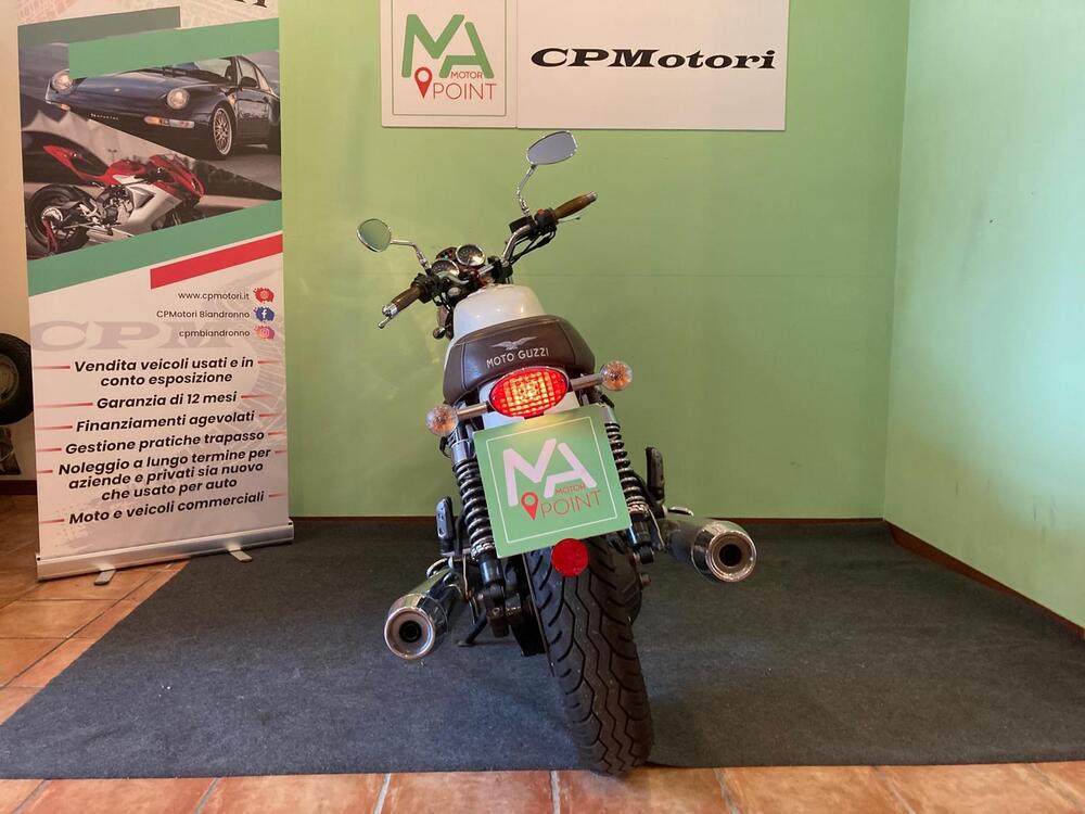 Moto Guzzi V7 Classic (2008 - 12) (13)
