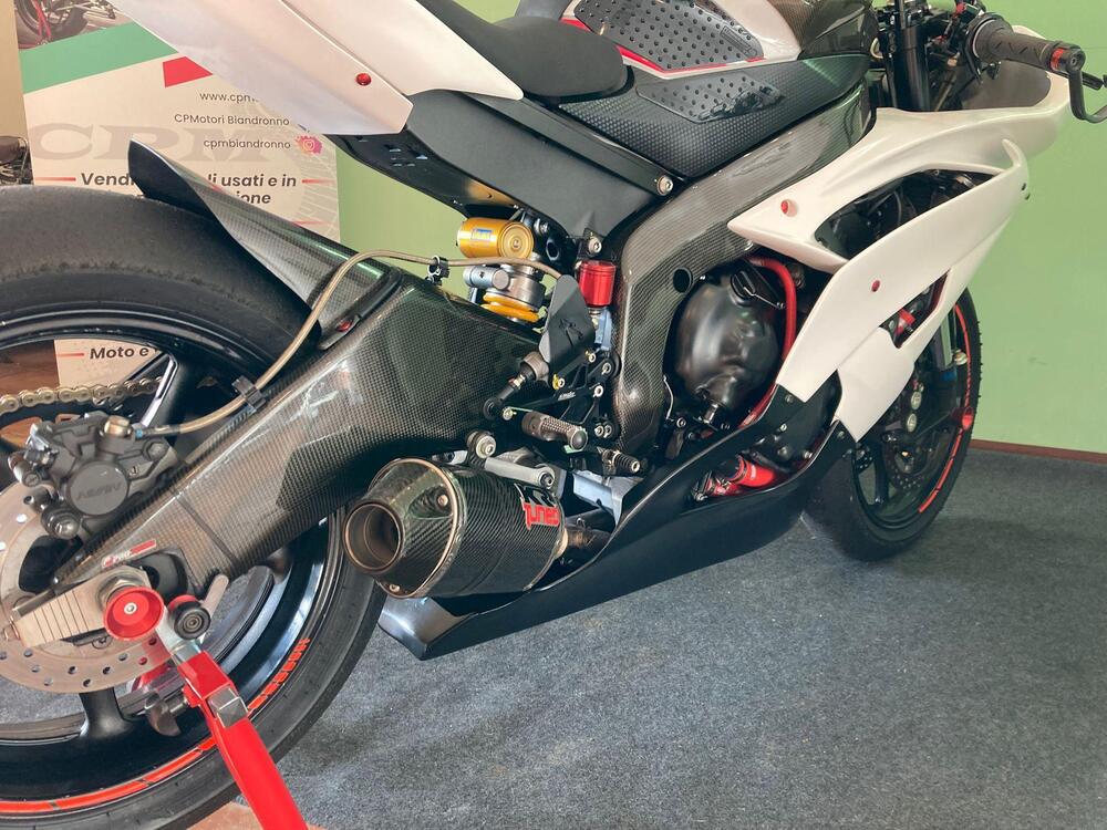 Yamaha YZF R6 (2008 - 09) (12)