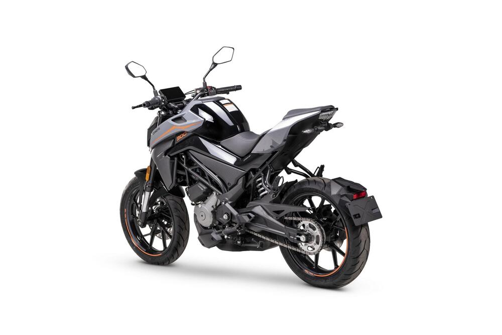 CFMOTO 300NK (2021 - 26) (4)