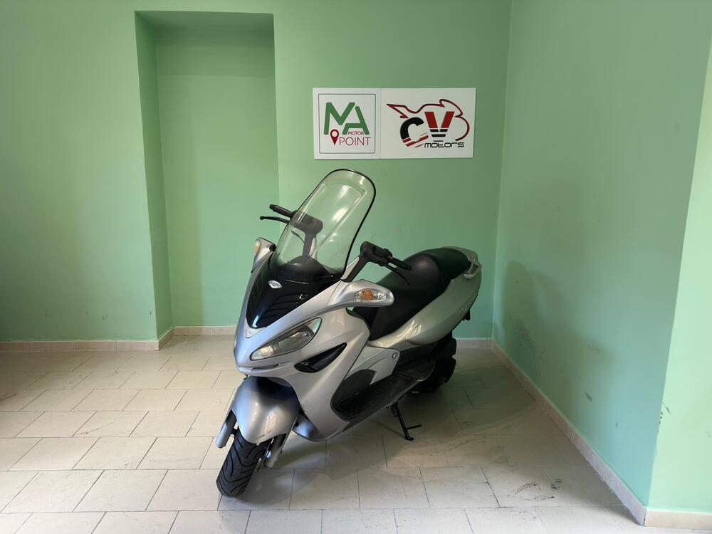 Malaguti Madison 150 4T (2)