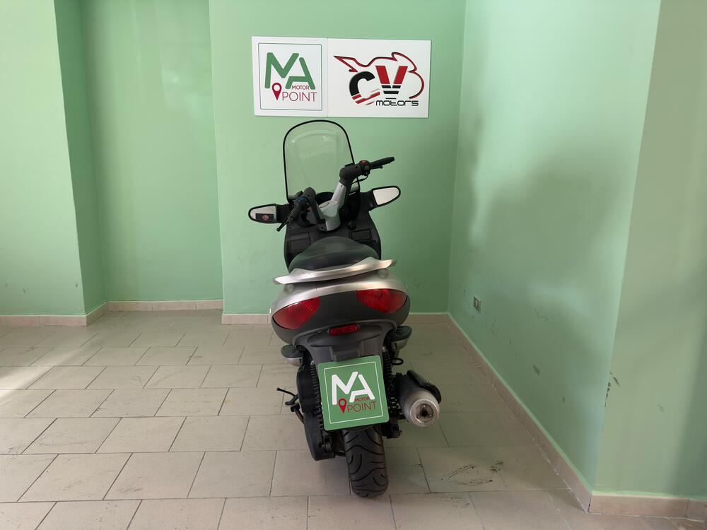 Malaguti Madison 150 4T (8)