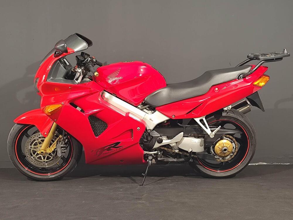 Honda VFR 800 (1998 - 01) (2)